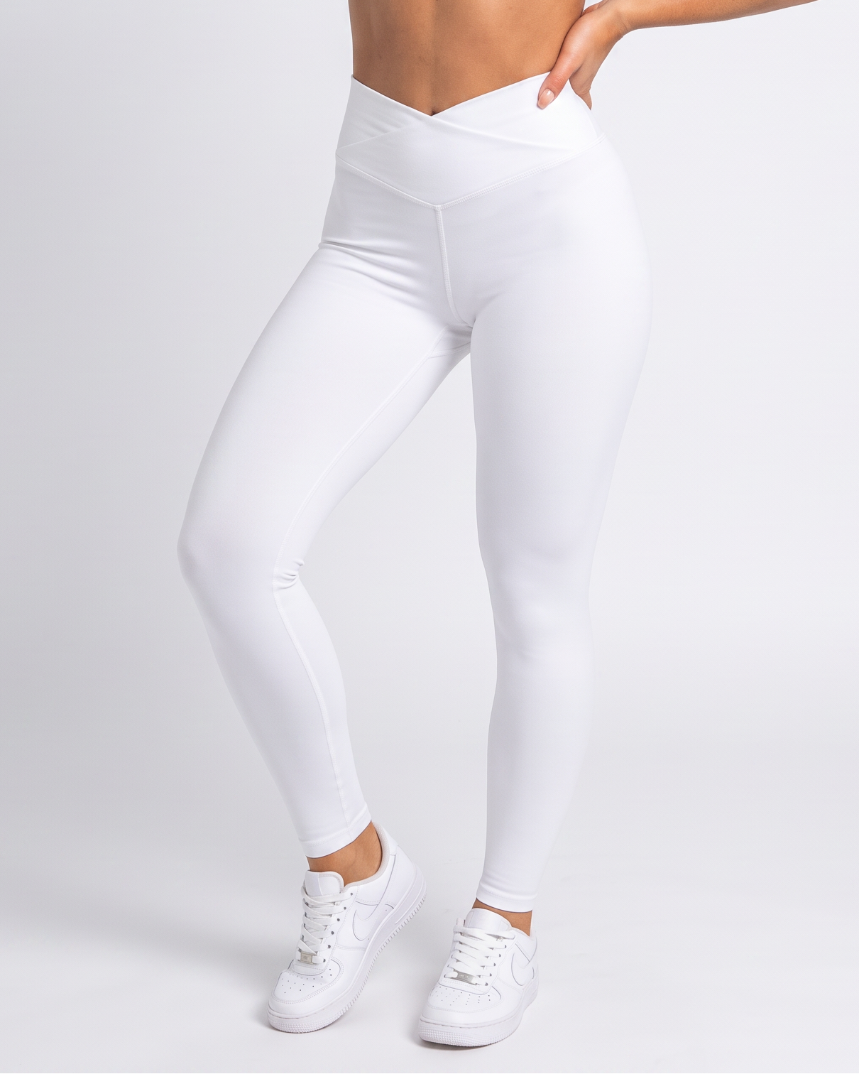 files/Isla_Gracesportsbra_Leggingswhitefront_b6be1463-9ac1-4fce-a0fa-3e9c720c1664.png